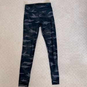 Athleta Girl Size 12 black and great camo leggings